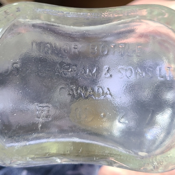 Vintage Seagrams Crown Royal Canadian Bottle - Picture 5 of 5